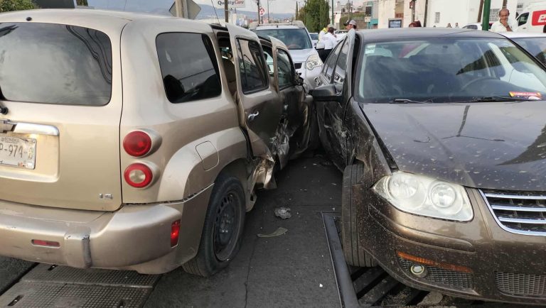 Se registra choque múltiple en el Libramiento Sur y avenida Periodismo, en Morelia