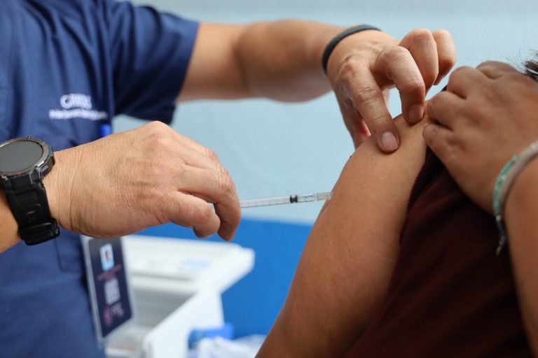 Aún más de 400 mil vacunas disponibles contra la influenza