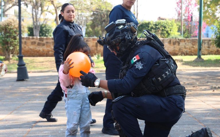 SSP acompañó a los Reyes Magos en entrega de juguetes en Michoacán