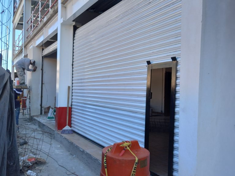 Comerciantes del mercado Independencia afectados por incendio, estrenan locales 