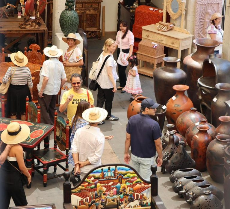 Gastronomía y hospitalidad, los rubros mejor evaluados por turistas en Michoacán: Sectur