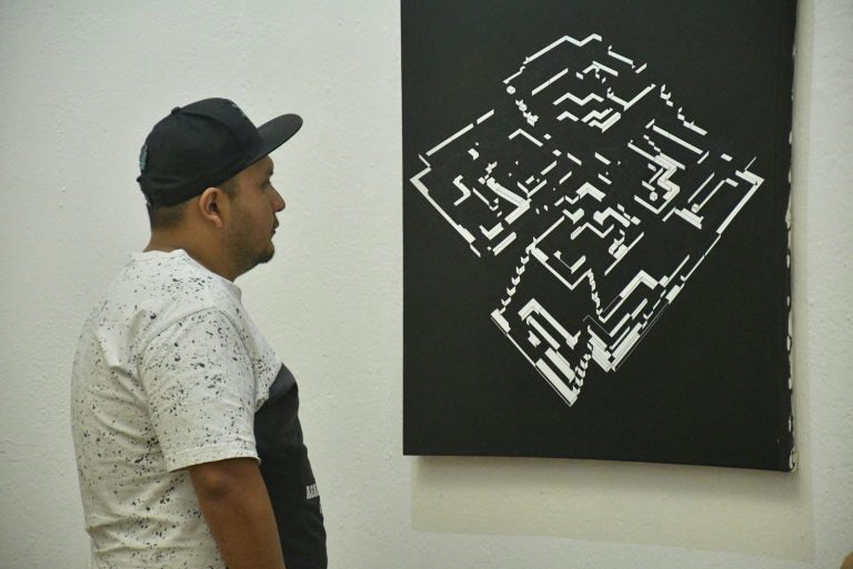 Una mirada al tiempo, la obra de Ernesto Ríos en el MACAZ: Secum