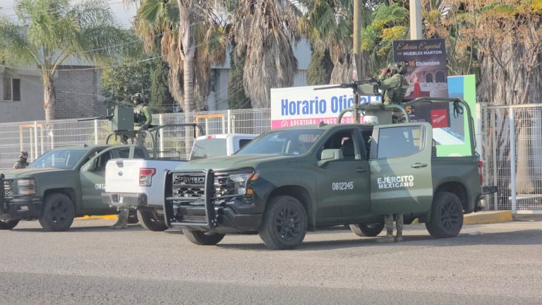 Incendio de negocios de ropa coincide con hallazgo de cuatro descuartizados en Texticuitzeo