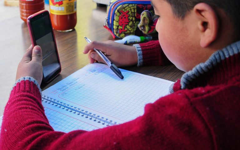 La exclusión digital afecta la salud mental en periodos escolares: psicóloga