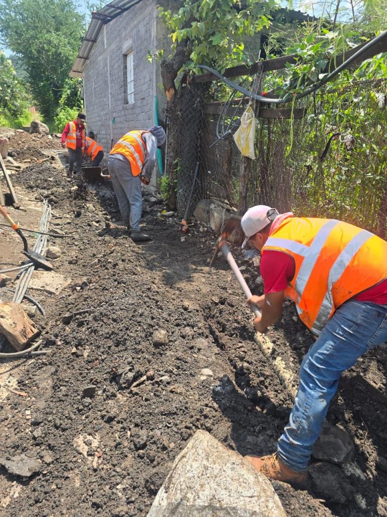 Gobierno de Michoacán garantiza agua potable para familias en Turicato