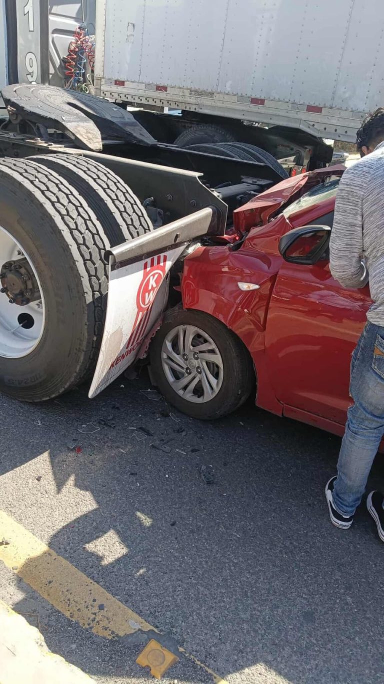 Ocurren 2 choques en distintos puntos de la avenida Madero Oriente de Morelia 