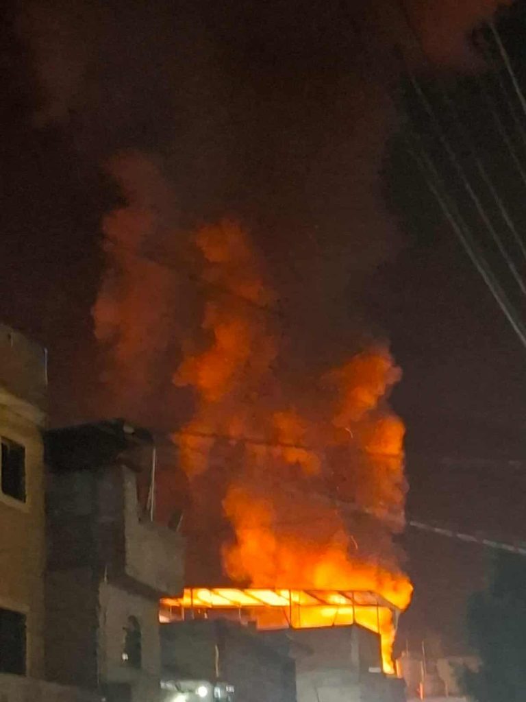 Se registra incendio en predio de la colonia Lomas del Punhuato, Morelia 