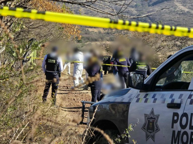 Hallan a hombre calcinado y auto abandonado en brecha cercana a la Morelia-Chiquimitío