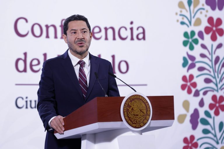 ISSSTE rehabilitará y construirá clínicas y hospitales en Michoacán