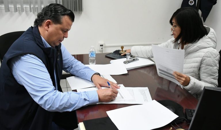 Denuncia penalmente Guillermo Valencia a Leonel Godoy