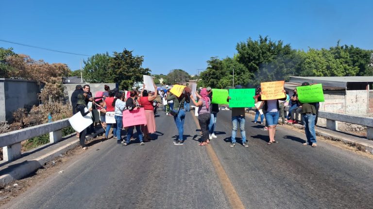 Bloquean acceso a Buenavista para denunciar desaparición de 6 personas