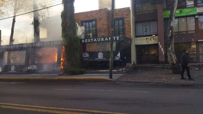 Se incendia área de terraza del restaurante Cocol, en Morelia