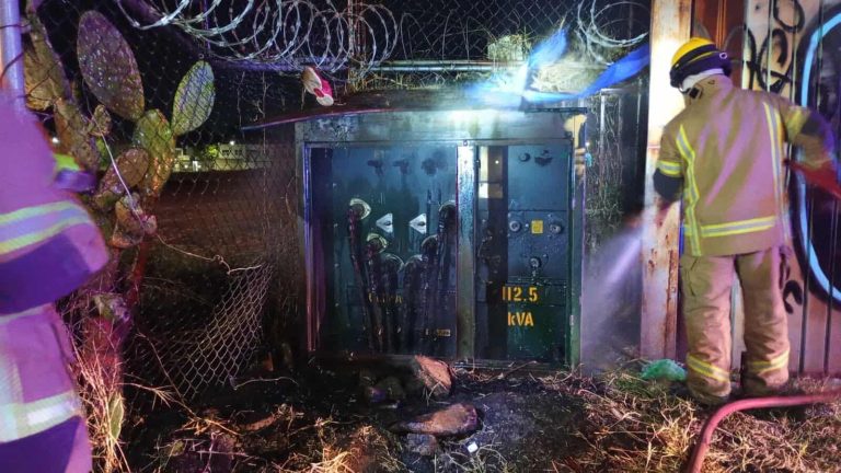 Arde transformador de la CFE en Calzada La Huerta, Morelia