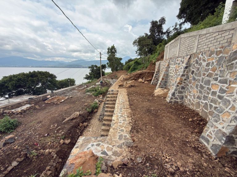 Panteón de la isla Tecuena tiene nueva infraestructura: Rogelio Zarazúa