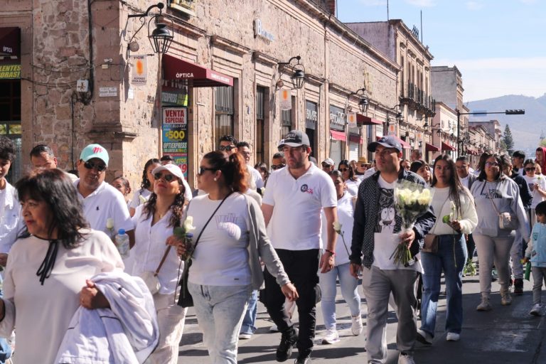 Marcha blanca en Morelia; la comunidad sorda honra y exige justicia por la familia Mujica Hernández