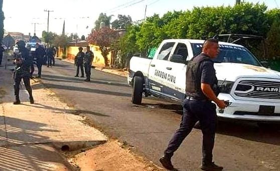 Marcan el alto a camioneta y se desata ataque armado contra policías en Puruándiro