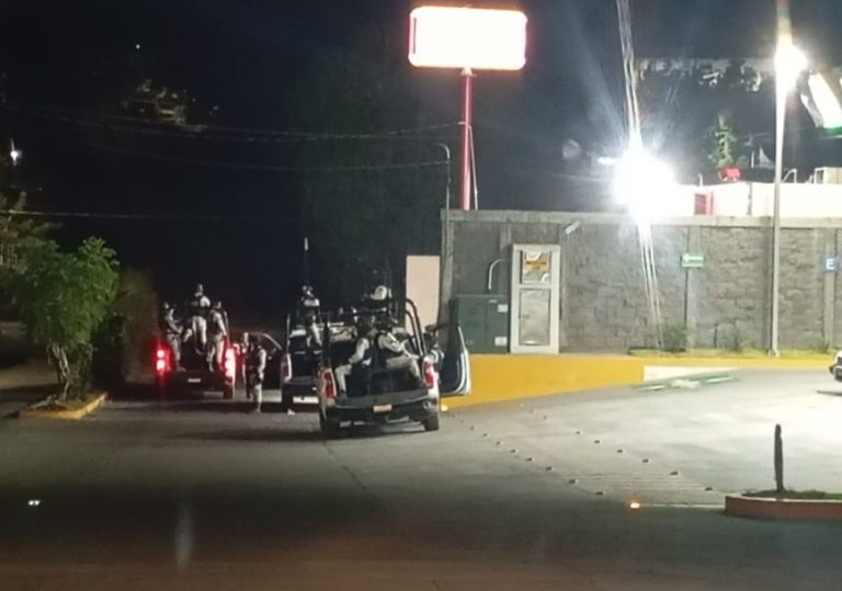 Hombre baleado llega a pedir ayuda a filtro de la Guardia Nacional, en Uruapan