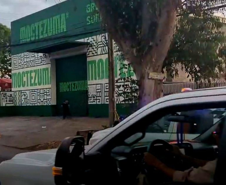 Empistolados balean tienda de materiales para la construcción en Uruapan