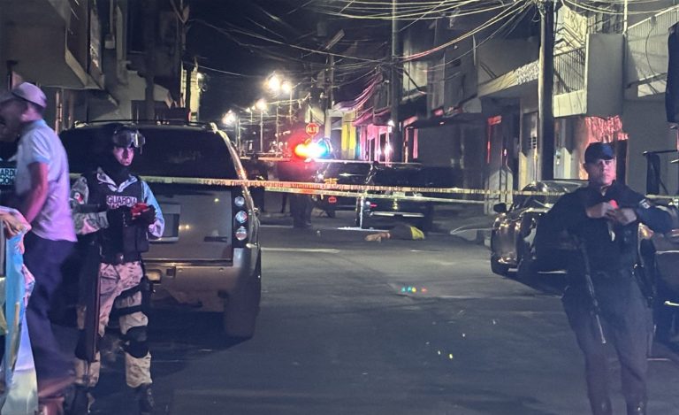 De al menos cinco balazos matan a un joven, en Uruapan