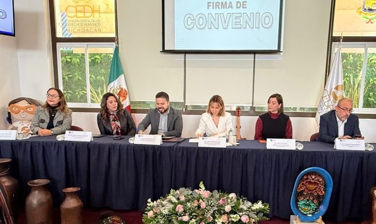 Firma Tribunal Anticorrupción convenio con la CEDH