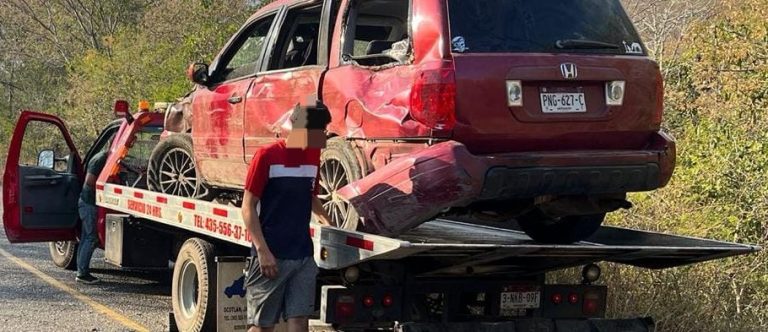 Volcadura moviliza a cuerpos de auxilio en la carretera Tiripetío-La Eréndira