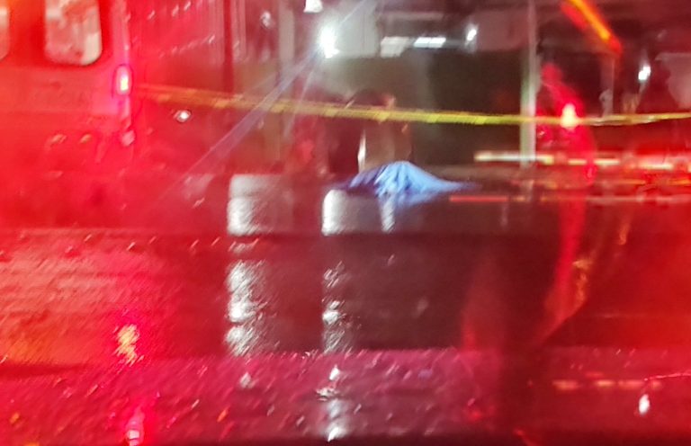 Cortador de aguacate muere en accidente de moto, en Peribán