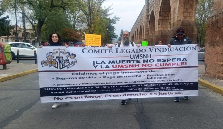 Pago inmediato de bono de marcha y seguro de vida exigen a rectora, deudos de profesores nicolaita fallecidos