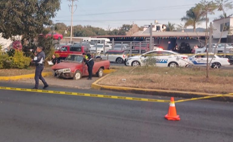 Adulto mayor muere en aparatoso accidente, en Zumpimito