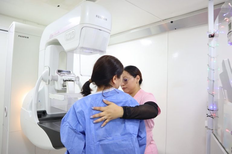 Invitan a mujeres a realizarse su chequeo médico anual