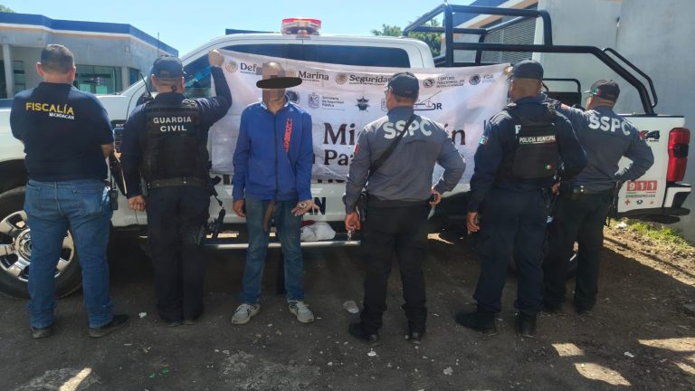 Cortador de aguacate es detenido en posesión de goma de opio