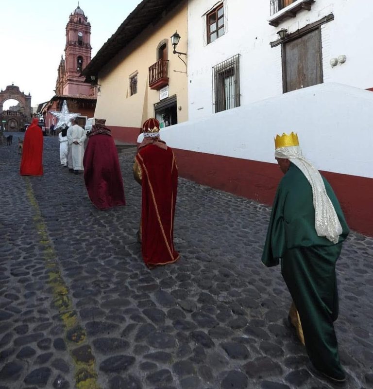 Cabalgata de los Reyes Magos en Tlalpujahua, este 5 de enero