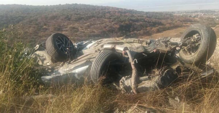Choque entre auto y tractocamión deja un muerto y un lesionado en la autopista Pátzcuaro-Cuitzeo