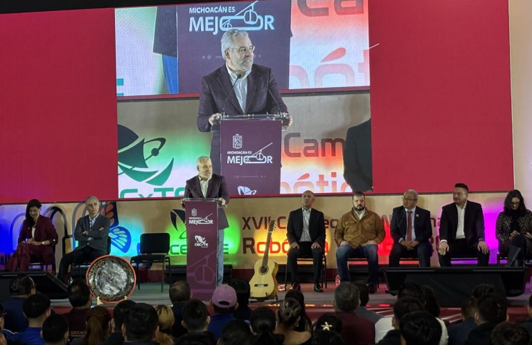 Llama Bedolla a desarrollar una red social hecha en México