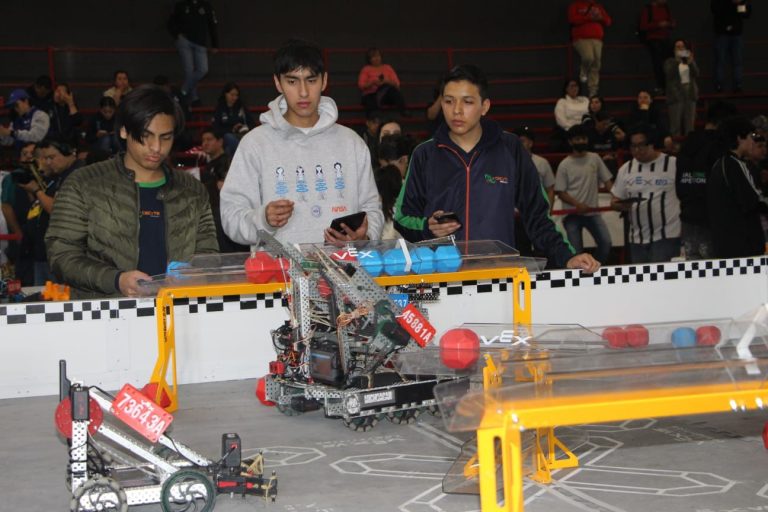 Cecytem asegura tres lugares para el Mundial de Robótica 2026