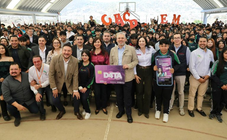 Data hará historia como primer programa de internet universal y gratuito para estudiantes: Bedolla