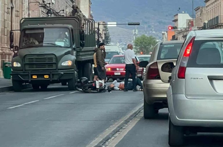 Accidente de moto deja tres heridos en el centro de Morelia