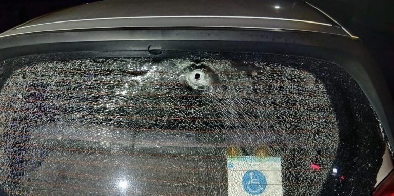 Automovilista es atacada a balazos en la Morelia–Pátzcuaro; sufrió rozón en una oreja