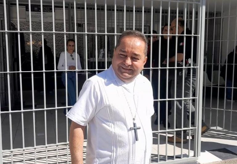 «No hay un caso perdido para Dios»: lleva palabras de consuelo arzobispo a reclusos este miércoles de ceniza