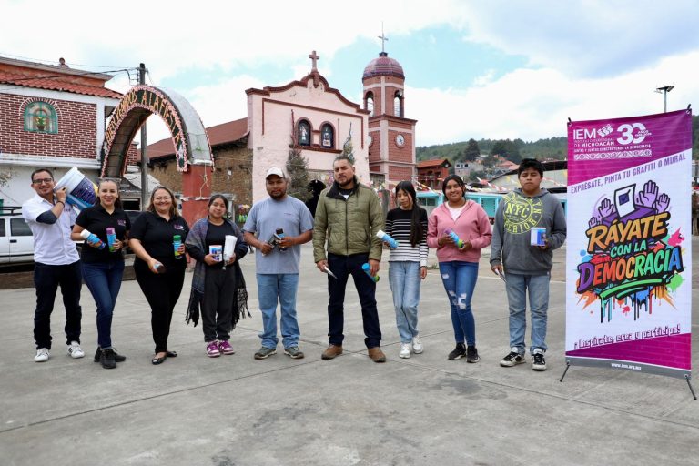 Arranca el IEM pinta de murales “Ráyate con la Democracia” en Cuitzeo y Paracho