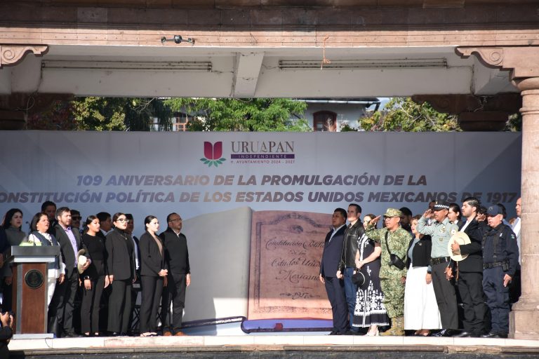 Ejército y GN realizan ceremonia de honores a la bandera conmemorativa al 109 Aniversario de la Promulgación de la Constitución