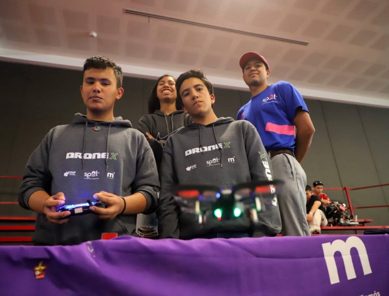 Impulso a jóvenes de Spot en competencia nacional de drones