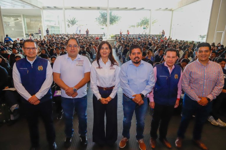 Se han entregado 25 % de tarjetas de la Beca Gertrudis Bocanegra