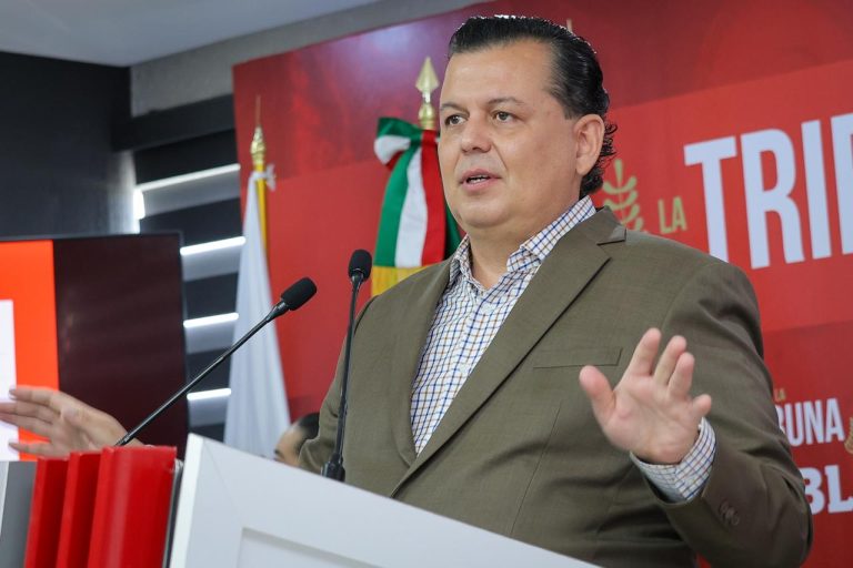 Guillermo Valencia pide licencia y formaliza su intención de reelegirse al frente del PRI en Michoacán