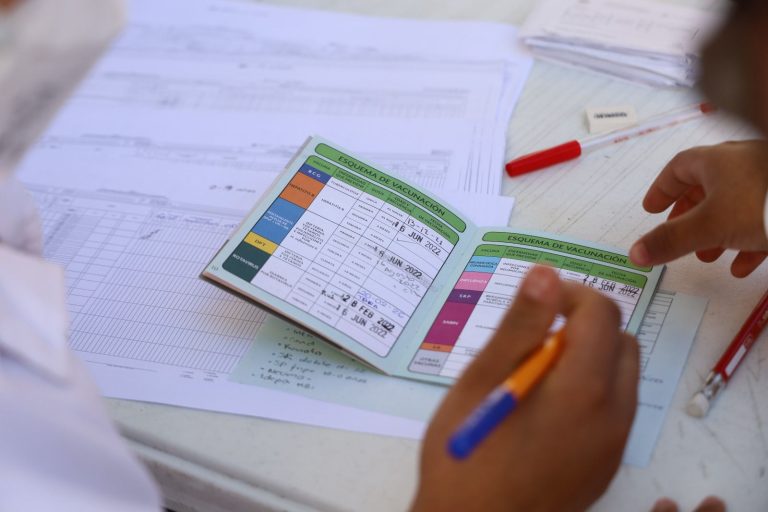 Michoacán supera las 600 mil dosis aplicadas contra el sarampión: SSM