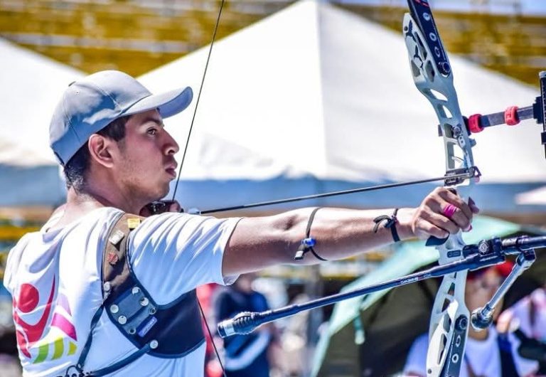 Impulsan carrera del arquero moreliano Samuel Mondragón