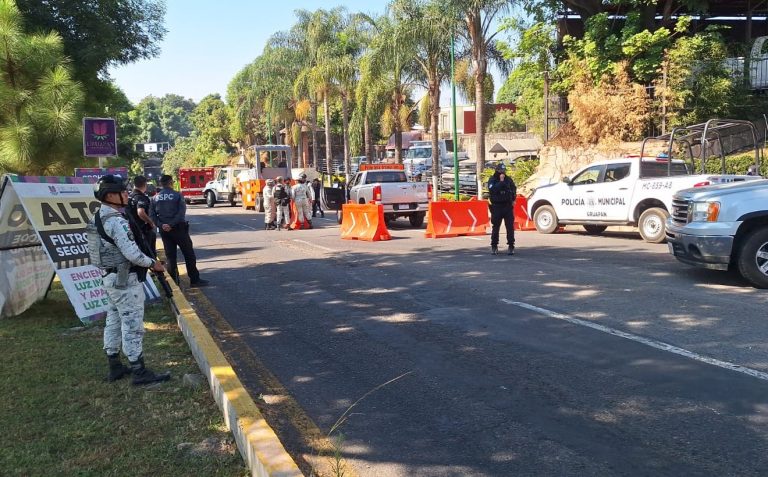 Criminales balean a automovilista en aparente intento de asalto, en Uruapan