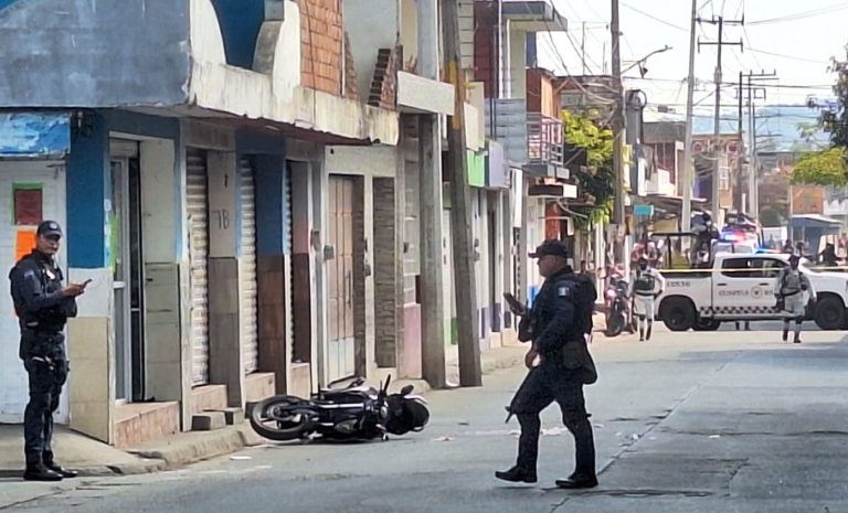 Motociclista y automovilista son baleados en distintos puntos de Uruapan