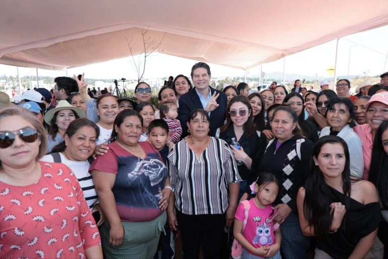 Vecinos y vecinas del Sur de Morelia agradecen ampliación de avenida Amalia Solórzano