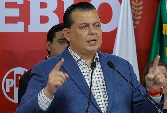 Acusa Guillermo Valencia a Toño Orihuela de ser un narco alcalde ligado al CJNG