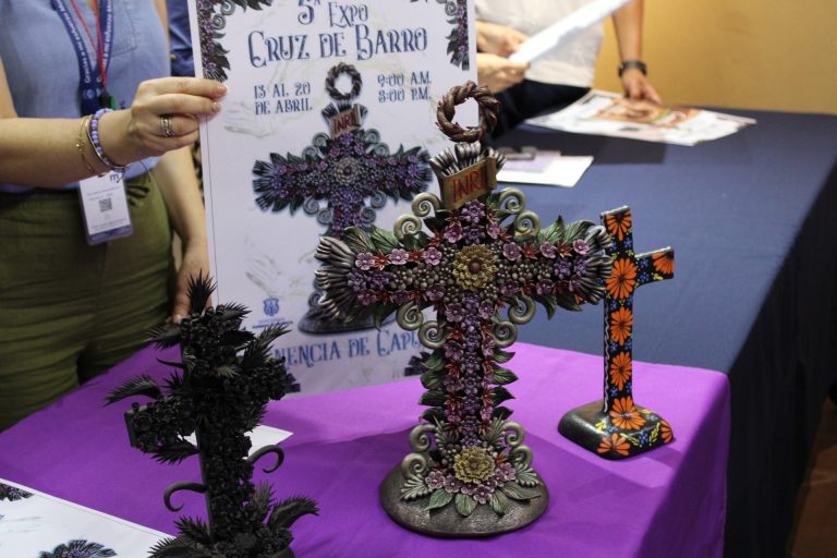 En la Plaza Valladolid de Morelia se realizará la «VI Expo Artesanal Cruz de Barro»